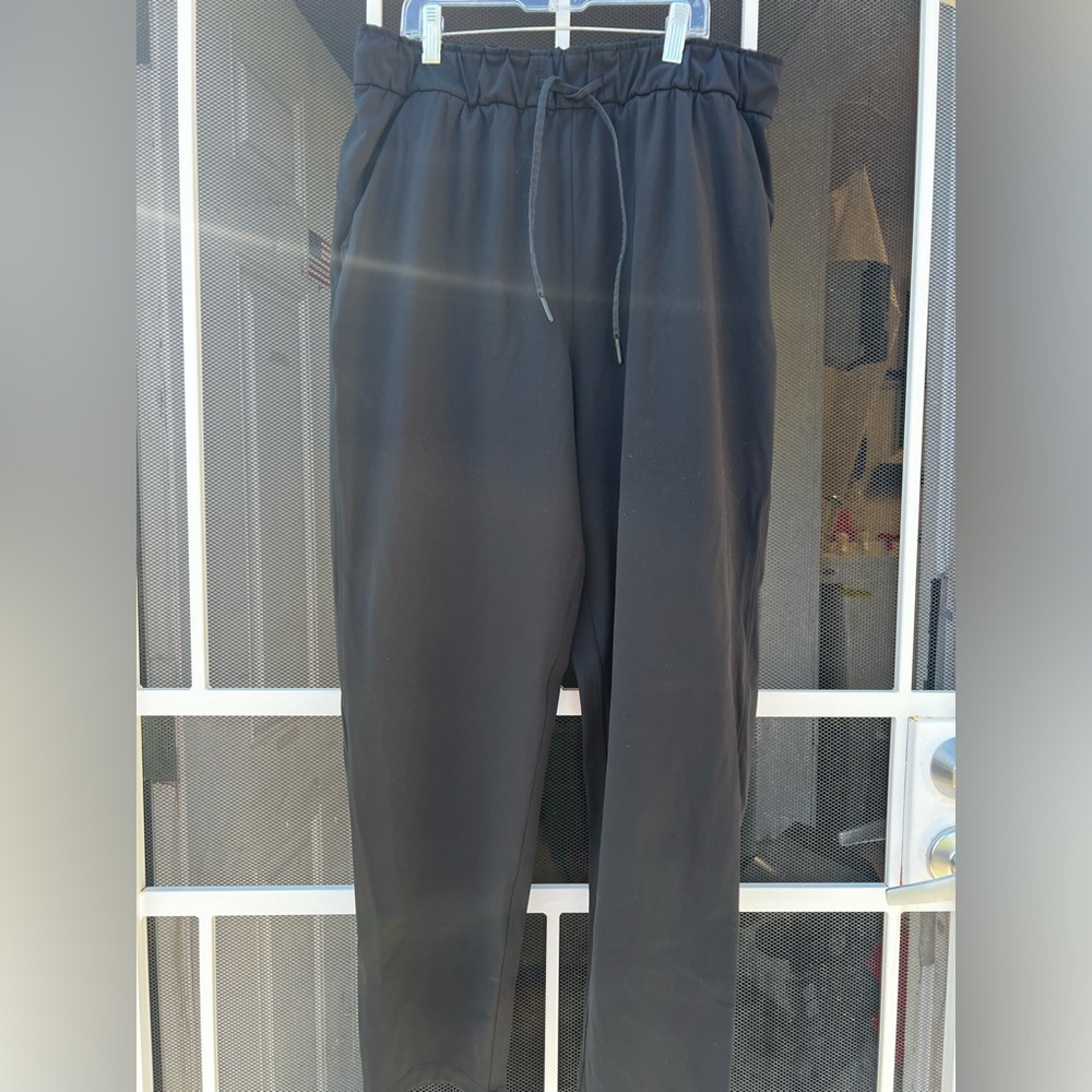 Lululemon woman’s align jogger size 10